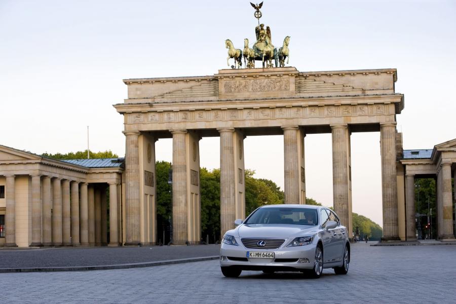  Lexus LS600h L 2007 года  (фото 81 из 224)